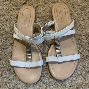 Mootsies Tootsies White Silver Sandals